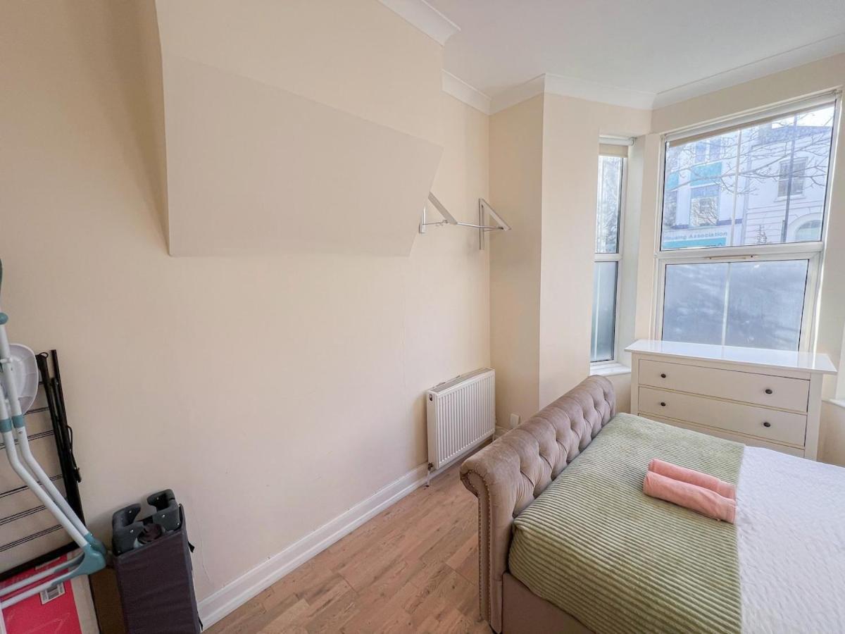 לונדון 1-Bedroom Flat With Small Garden & Paid Parking In Finsbury Park, Highbury מראה חיצוני תמונה