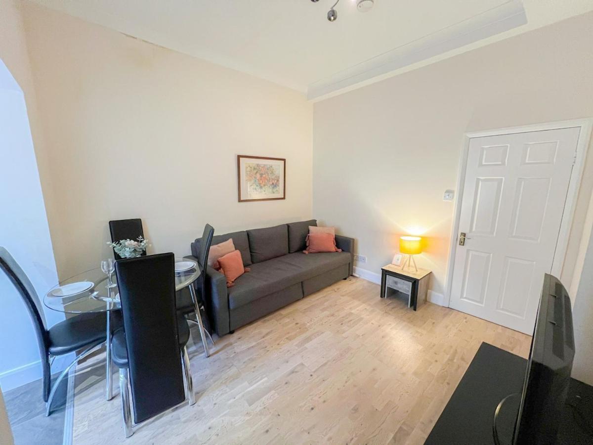 לונדון 1-Bedroom Flat With Small Garden & Paid Parking In Finsbury Park, Highbury מראה חיצוני תמונה