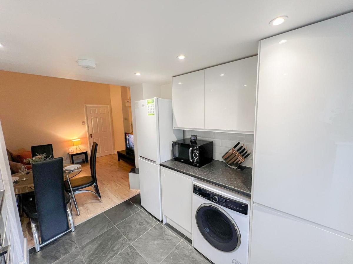 לונדון 1-Bedroom Flat With Small Garden & Paid Parking In Finsbury Park, Highbury מראה חיצוני תמונה