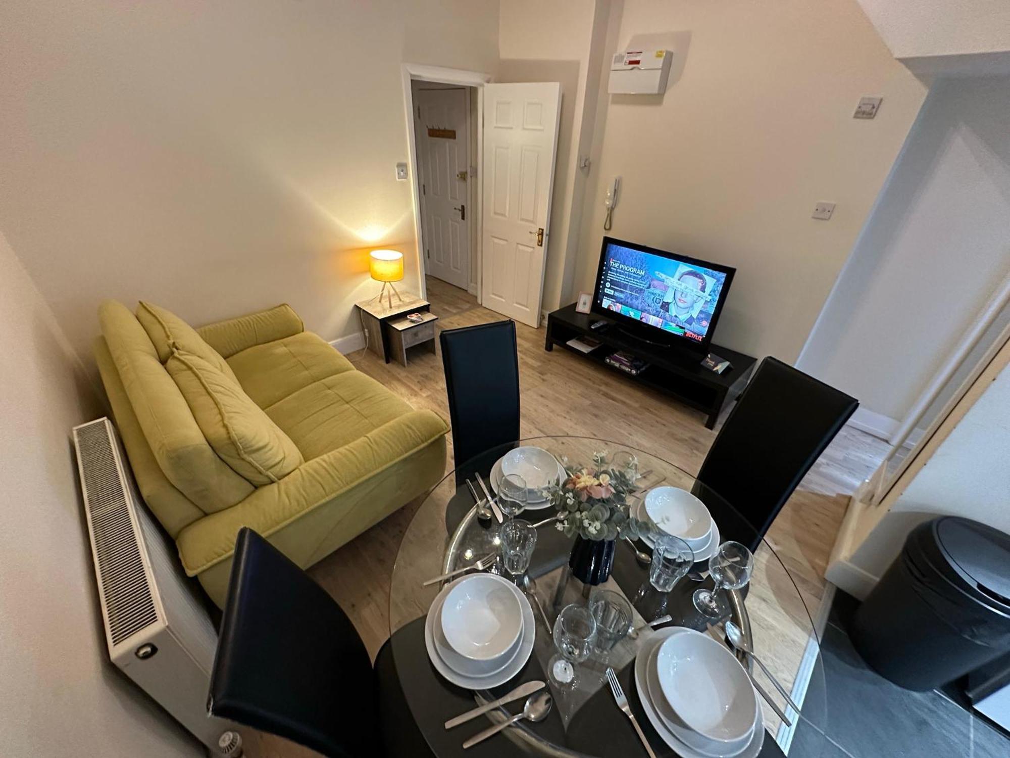 לונדון 1-Bedroom Flat With Small Garden & Paid Parking In Finsbury Park, Highbury מראה חיצוני תמונה