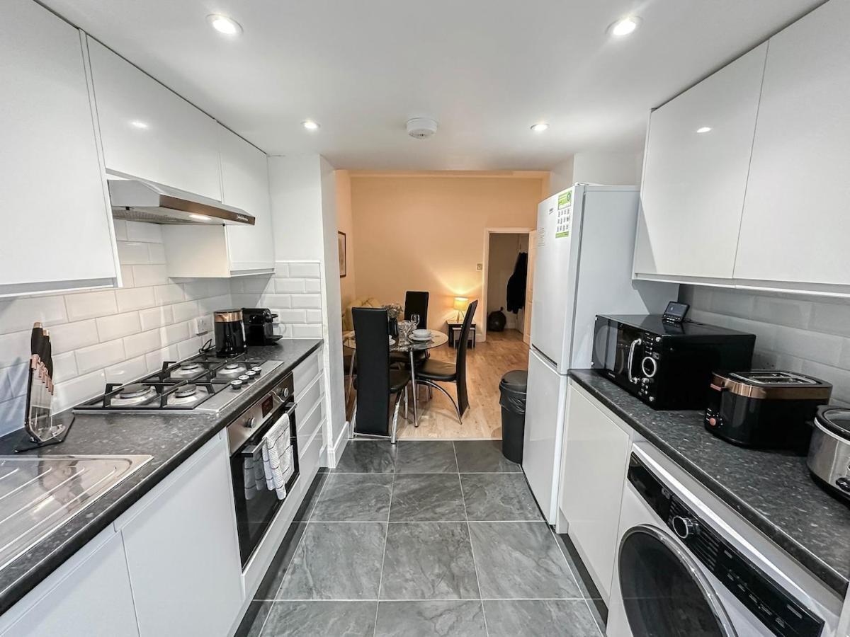 לונדון 1-Bedroom Flat With Small Garden & Paid Parking In Finsbury Park, Highbury מראה חיצוני תמונה