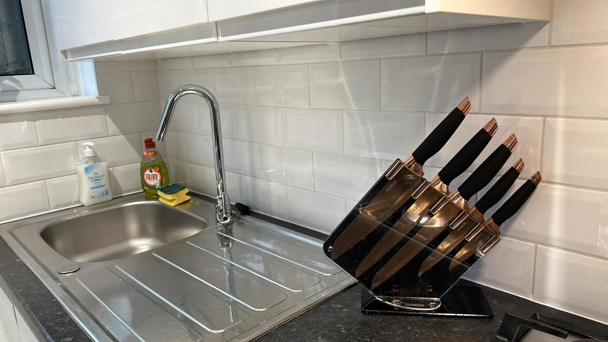 לונדון 1-Bedroom Flat With Small Garden & Paid Parking In Finsbury Park, Highbury מראה חיצוני תמונה