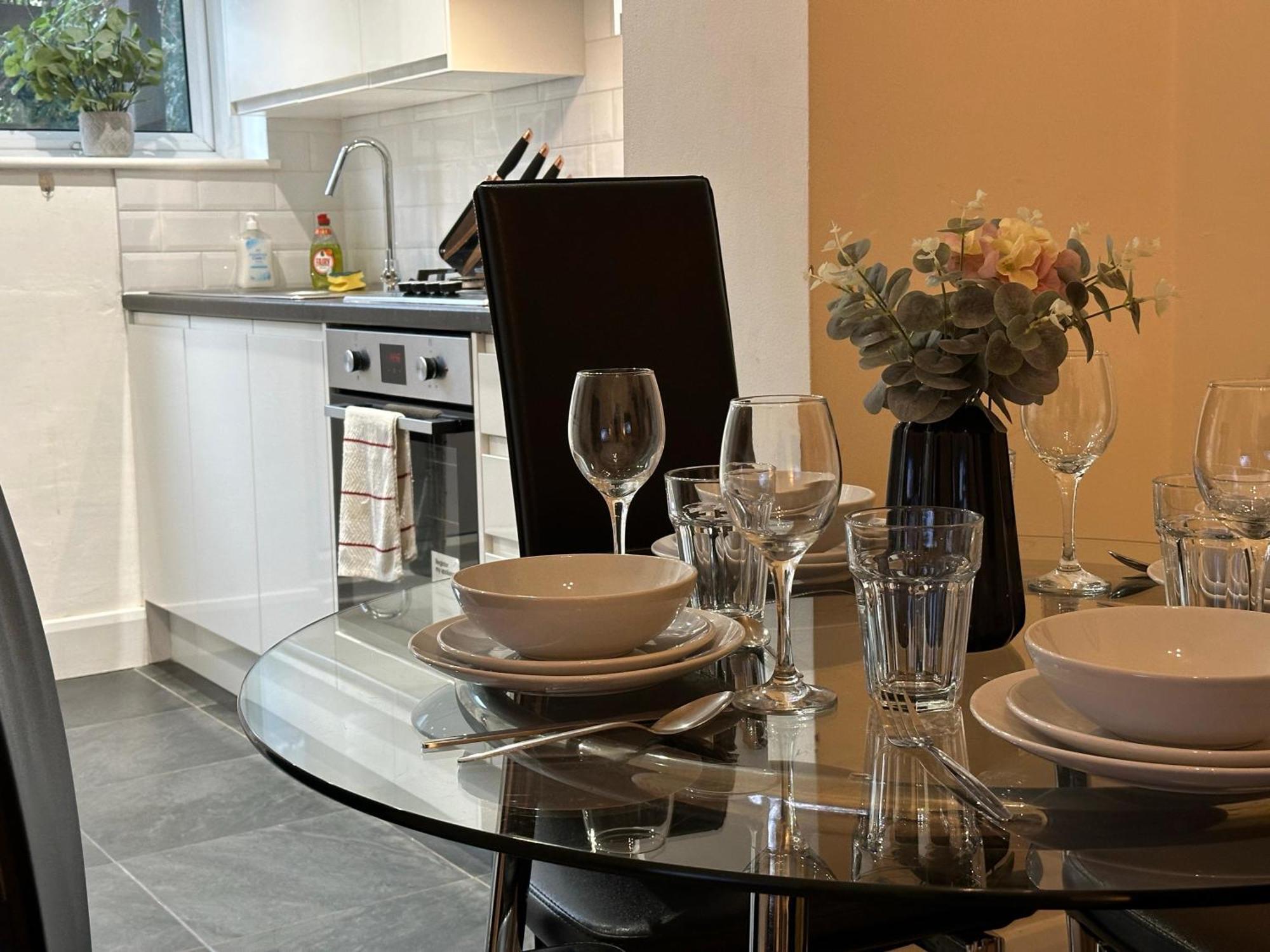 לונדון 1-Bedroom Flat With Small Garden & Paid Parking In Finsbury Park, Highbury מראה חיצוני תמונה